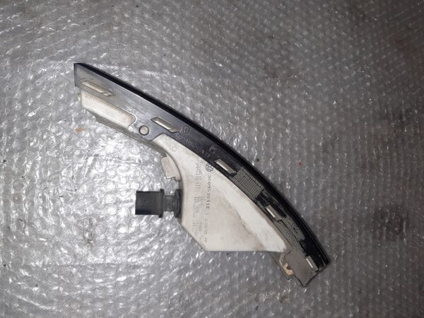 Blinker links mit lackierter Blende - VW Passat 3C – Bild 2