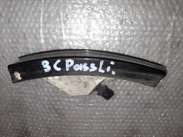 Blinker links mit lackierter Blende - VW Passat 3C – Bild 5