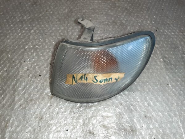 Blinker links - Nissan Sunny N14