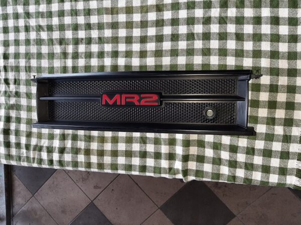 Mittelblende hinten mit Emblem - SW20