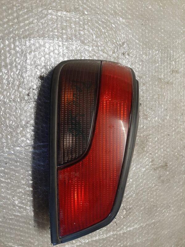 Rücklicht links - Peugeot 306