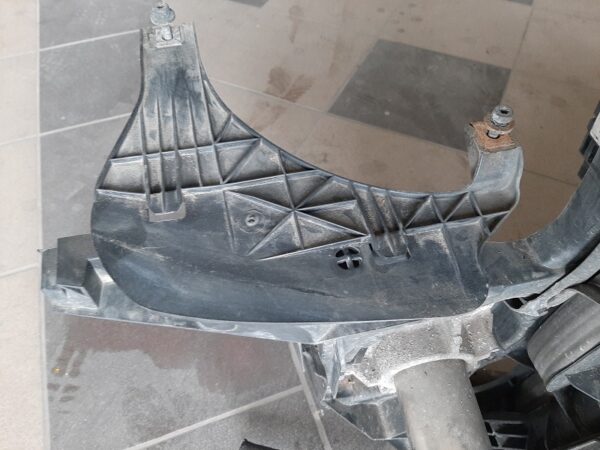 Frontkasten komplett- Audi A4 B6, 2,5TDI V6 Quattro – Bild 10