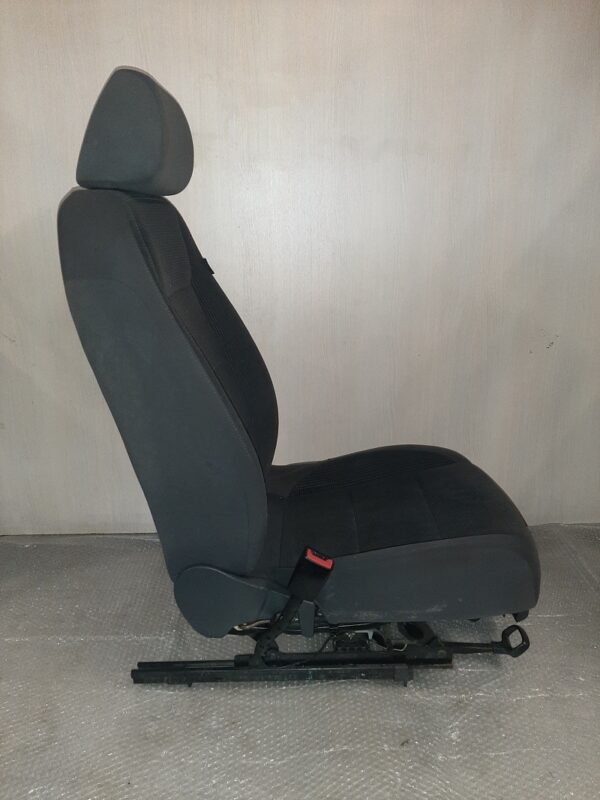 Fahrersitz - VW Golf 6 – Bild 5