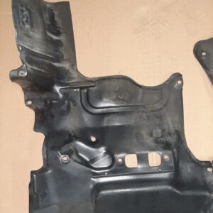 Verkleidung bei Motor - T18