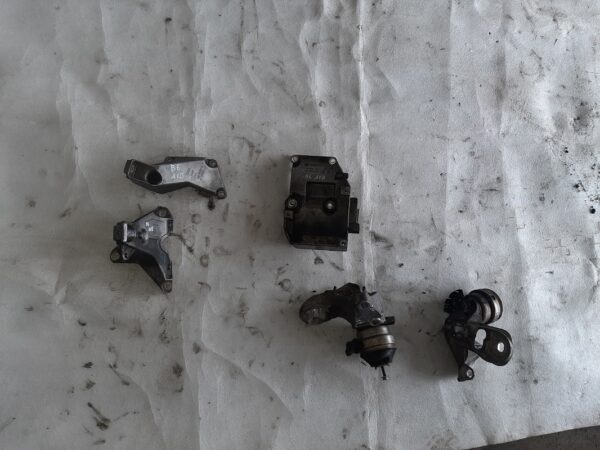 Motorhalter- Motorlager- Aggregatehalter - Audi A4 B6