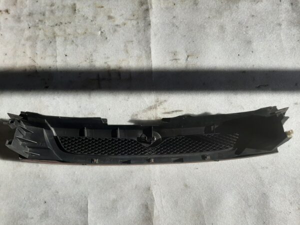 Kühlergrill - Mazda 323P – Bild 3