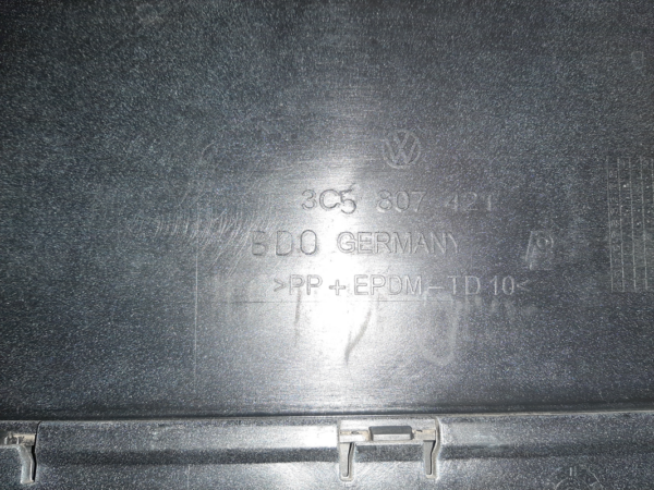 Stoßstange hinten - VW Passat 3C Limousine – Bild 10