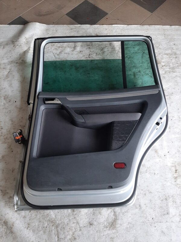 Tür rechts hinten - VW Touran 1T – Bild 6