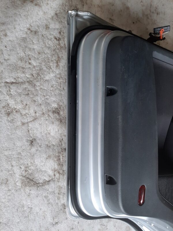 Tür rechts hinten - VW Touran 1T – Bild 7