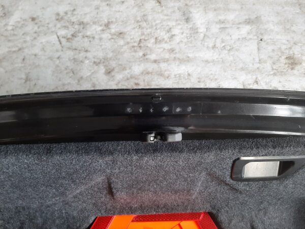 Heckklappe - Audi A4 B5 Vorfacelift Limousine – Bild 6