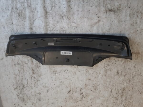 Heckdeckel/Kofferraumklappen-Blende - BMW 5er Gran Tourismo – Bild 4