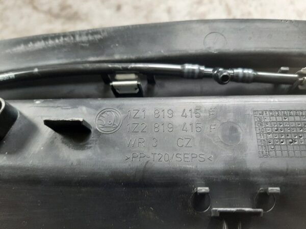 Wasserkastenabdeckung - 1Z1819415F- Skoda Octavia – Bild 5