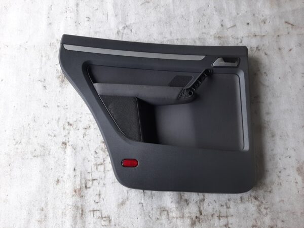 Türverkleidung li. hi. - VW Touran 1T