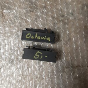 Verschluss für Sonnenschutzrollo/Hutablage - Skoda Octavia 12 1.6TDi