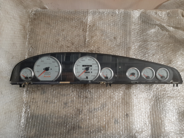 Tachoeinheit/Kombiinstrument - Audi 100 C4