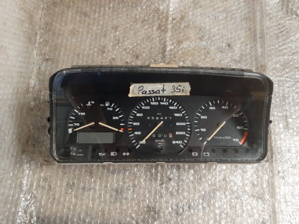 Tachoeinheit/Kombiinstrument - VW Passat 35i