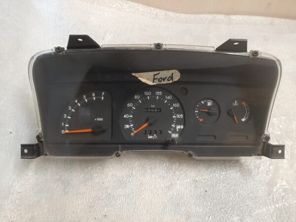 Tachoeinheit/Kombiinstrument - Ford Orion 85-90